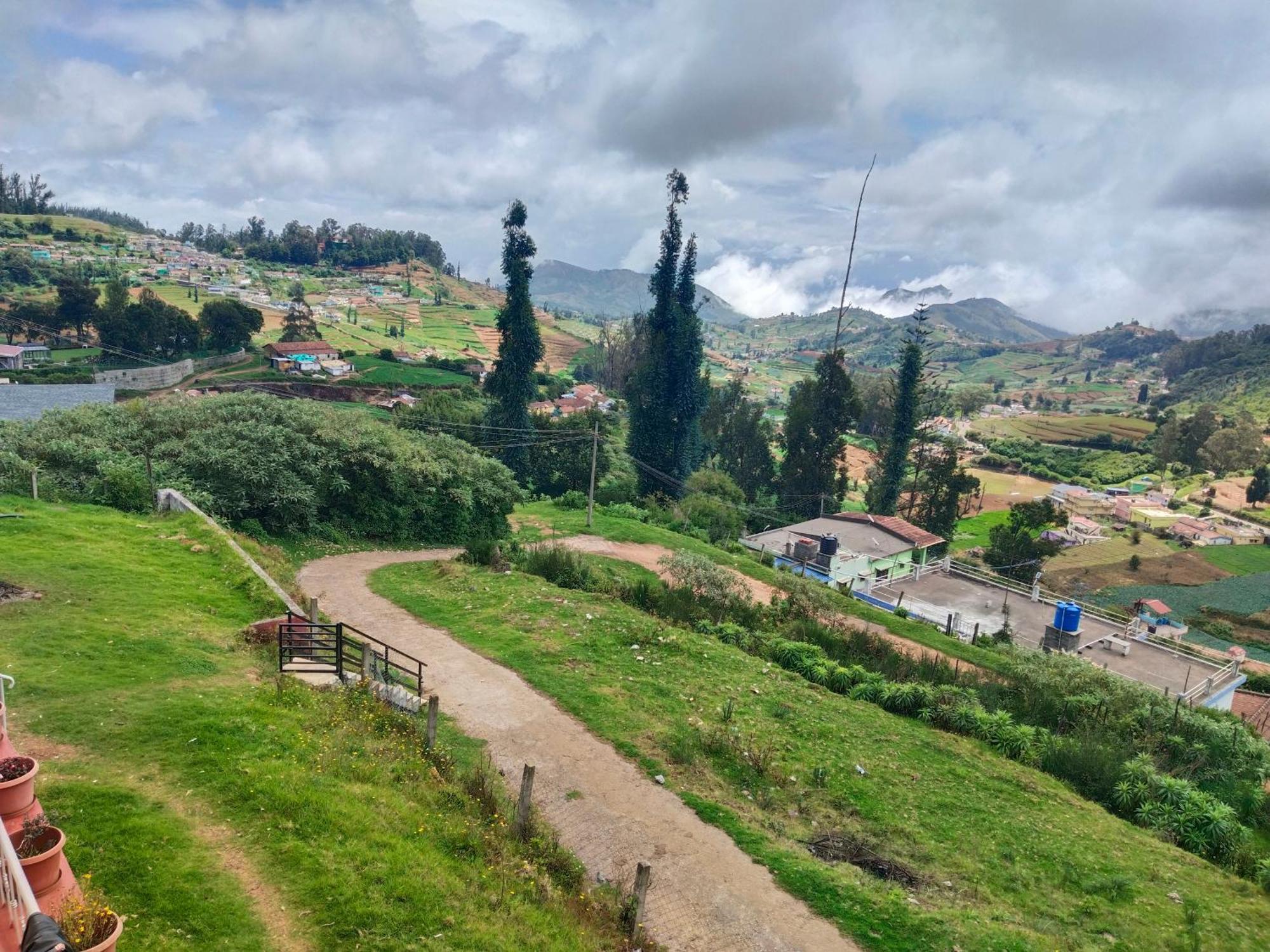 Appartamento Bs Dreamz Ooty Esterno foto